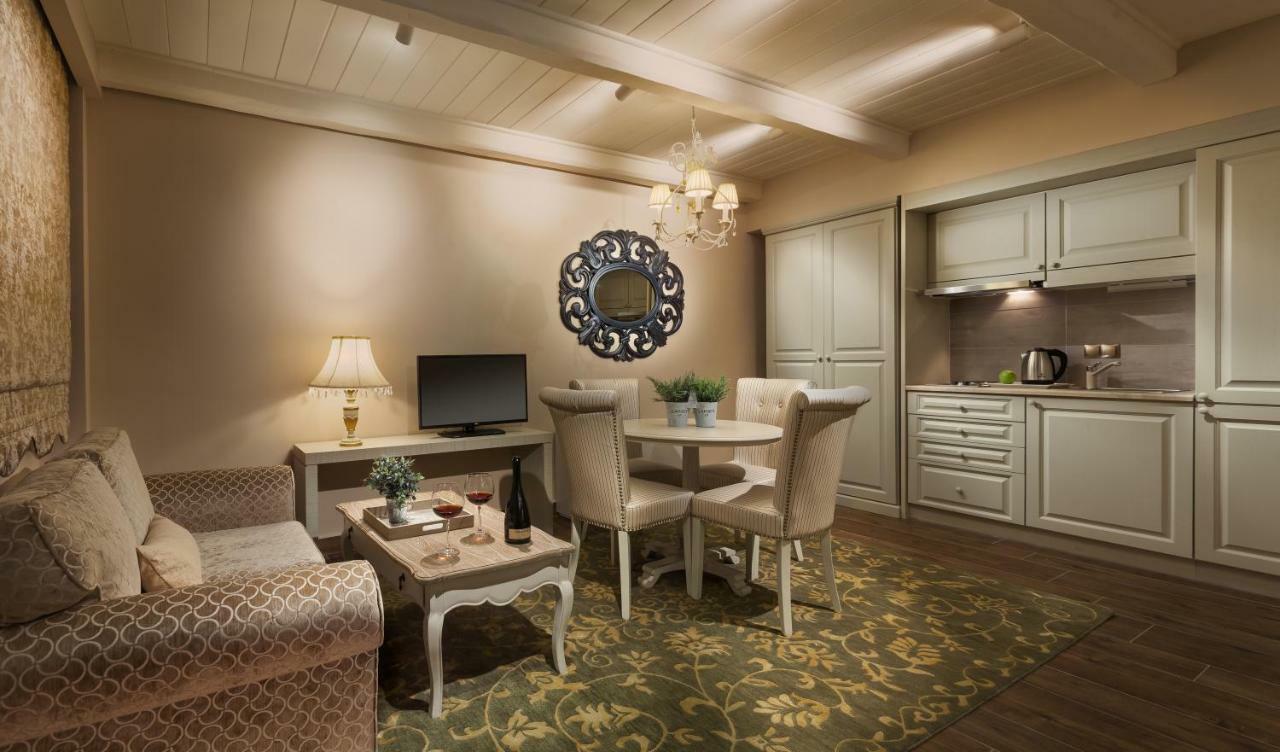 Kyniska Palace Conference & Spa ミストラ エクステリア 写真