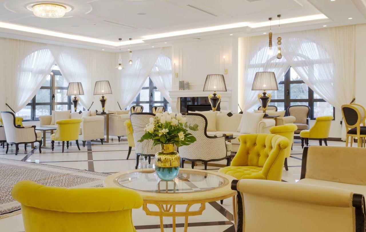 Kyniska Palace Conference & Spa ミストラ エクステリア 写真